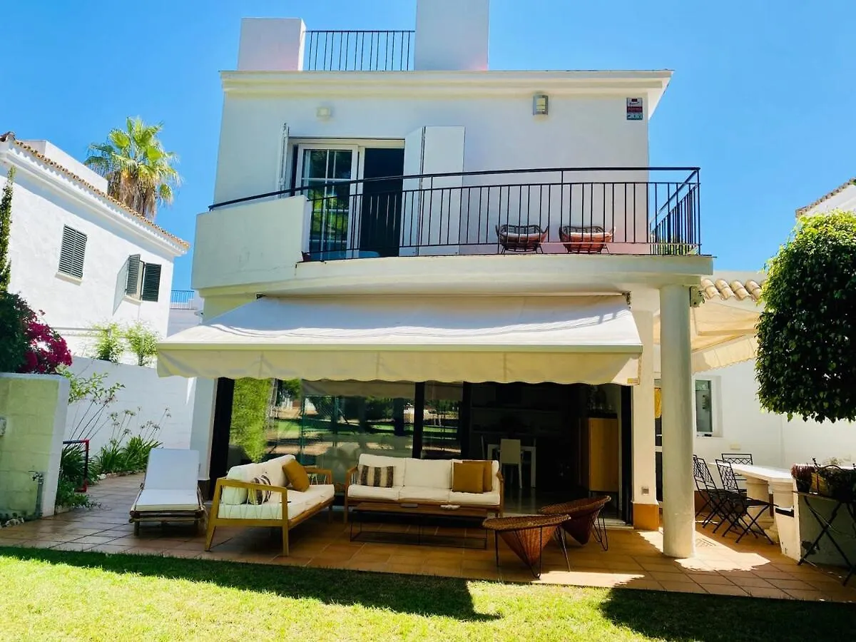 Holiday home Chalet Individual Precioso Con Vistas Y Acceso Directo Al Golf De Novo Sancti Petri